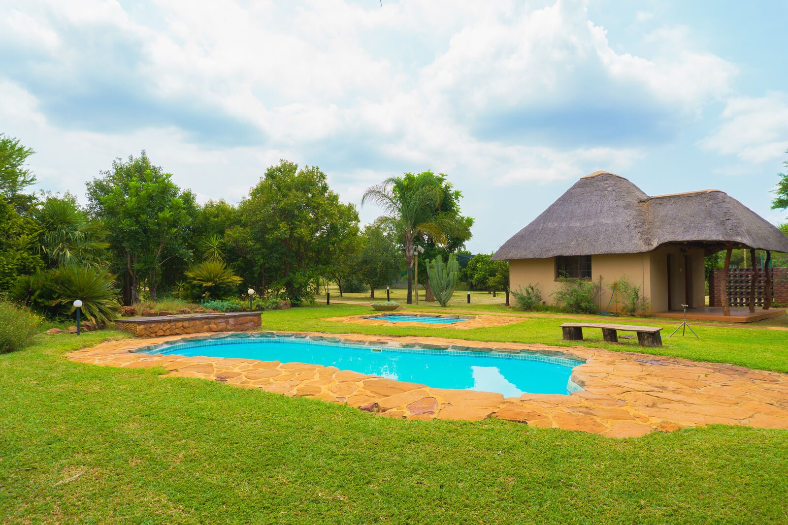 Gallery Inn, Bela Bela